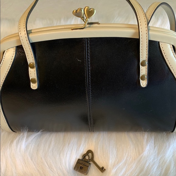 Black vintage inspired handbag - Picture 1 of 8